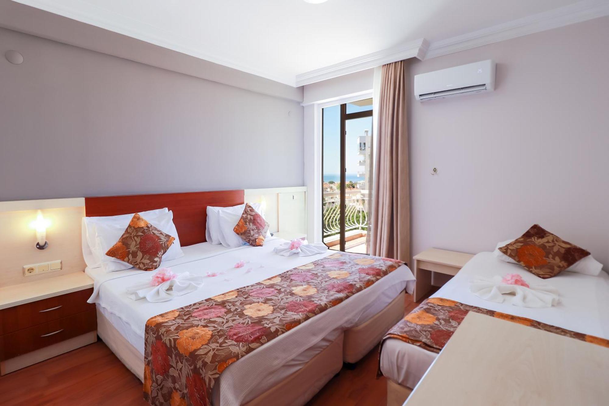 Lara Dinc Hotel Antalia Esterno foto