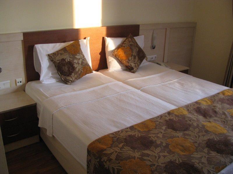 Lara Dinc Hotel Antalia Esterno foto
